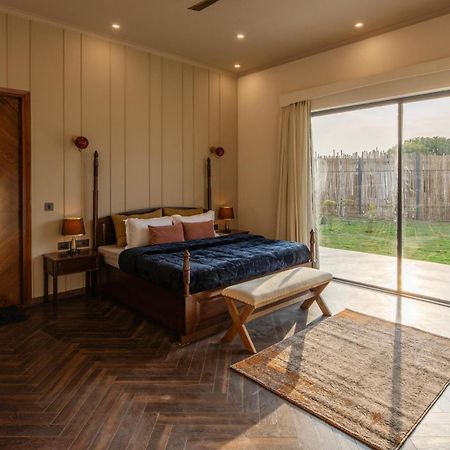Stayvista'S The Sweet Life - Farm-View, Pet-Friendly Villa With Outdoor Pool, Terrace & Fireplace Sohna Exterior photo