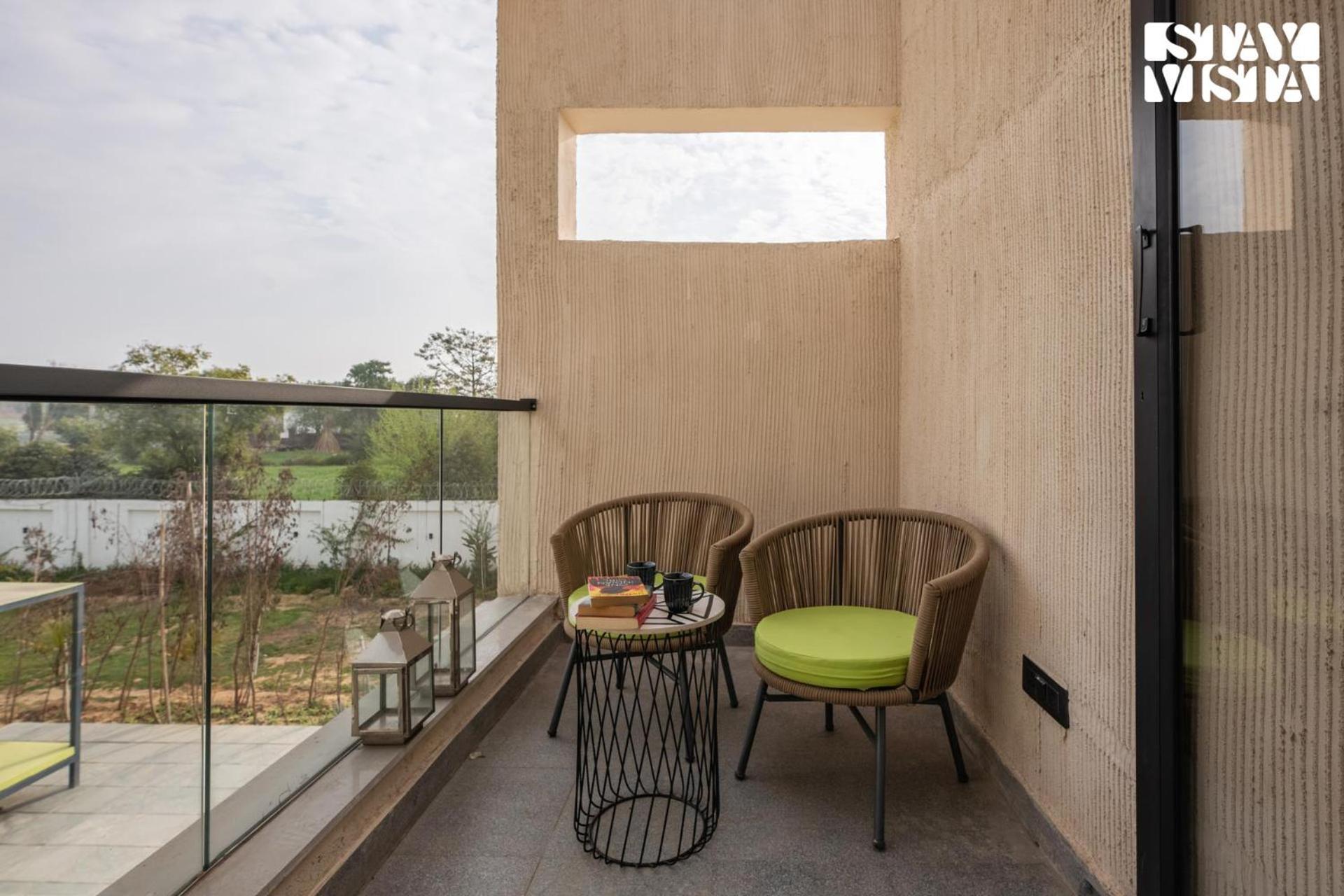 Stayvista'S The Sweet Life - Farm-View, Pet-Friendly Villa With Outdoor Pool, Terrace & Fireplace Sohna Exterior photo